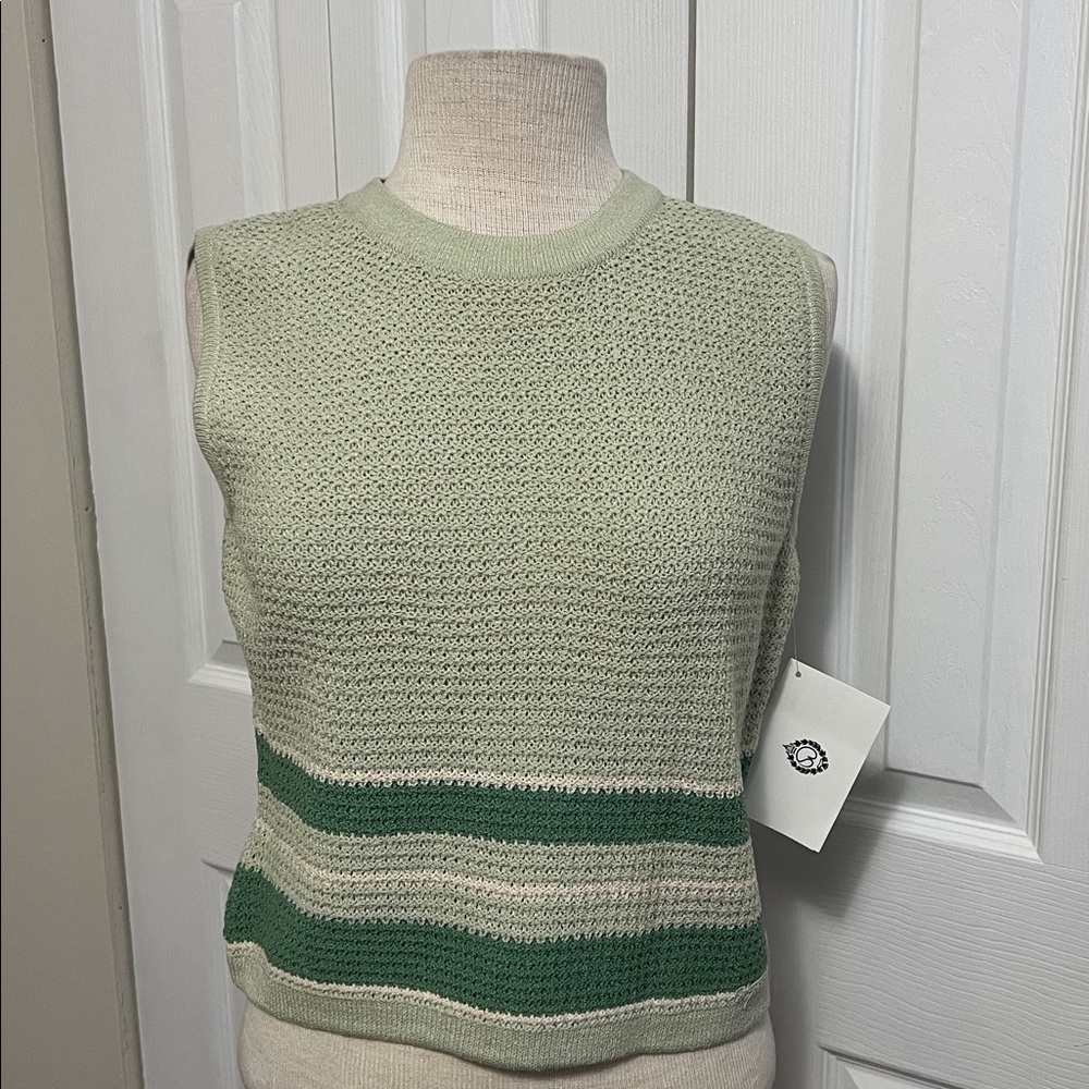 St. John Sport Kiwi Green Knit Round Neck Sleeveless Wool Blend Knit Top Size P